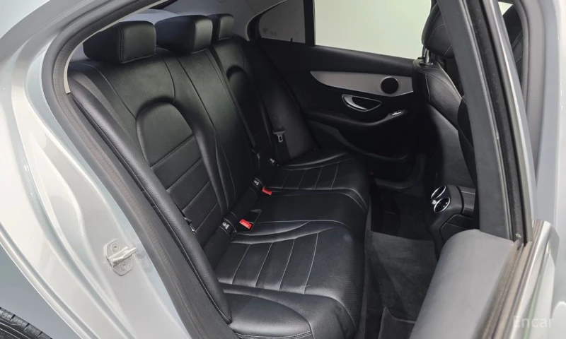 Mercedes-Benz C 220, снимка 12 - Автомобили и джипове - 53052397