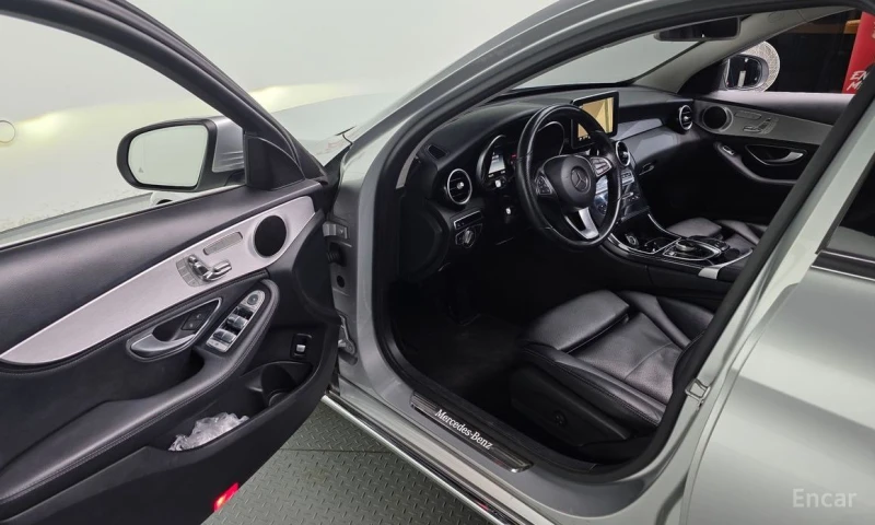 Mercedes-Benz C 220, снимка 11 - Автомобили и джипове - 53052397