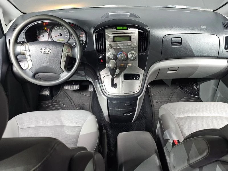 Hyundai Starex 2.5 Automatic, снимка 7 - Автомобили и джипове - 55948981
