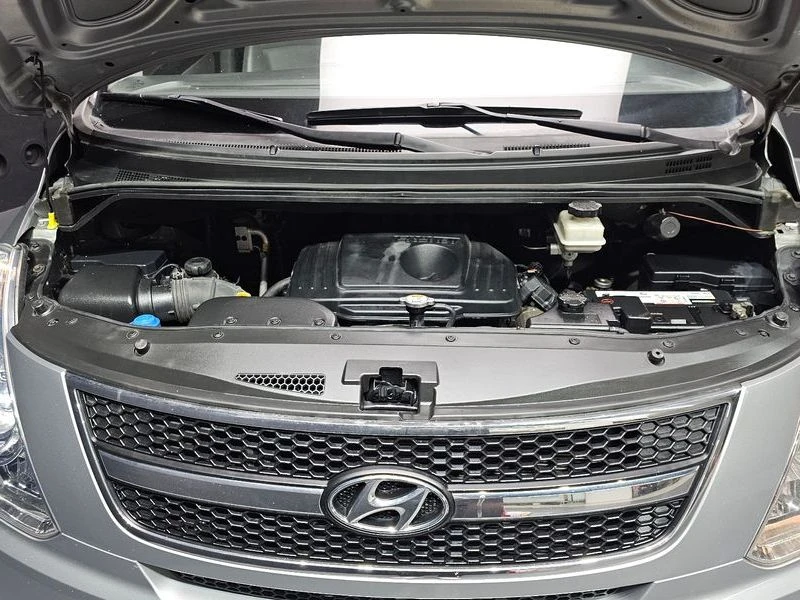 Hyundai Starex 2.5 Automatic, снимка 6 - Автомобили и джипове - 55948981