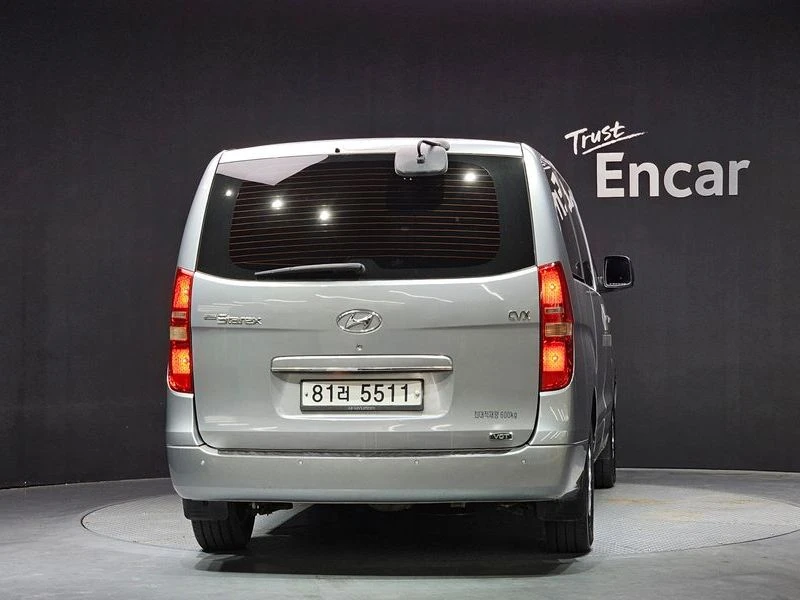 Hyundai Starex 2.5 Automatic, снимка 4 - Автомобили и джипове - 55948981