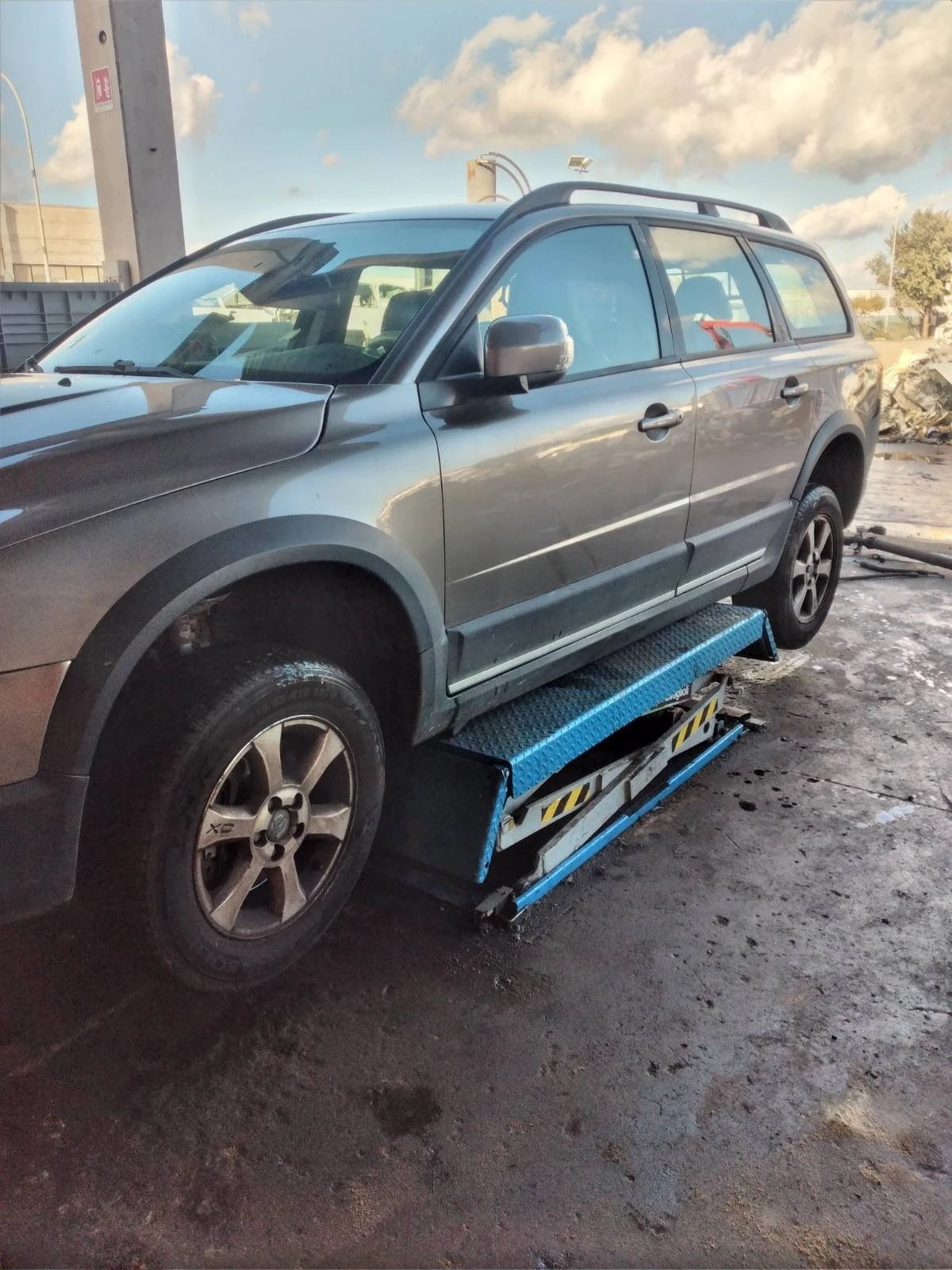 Volvo Xc70 2.4  - изображение 3