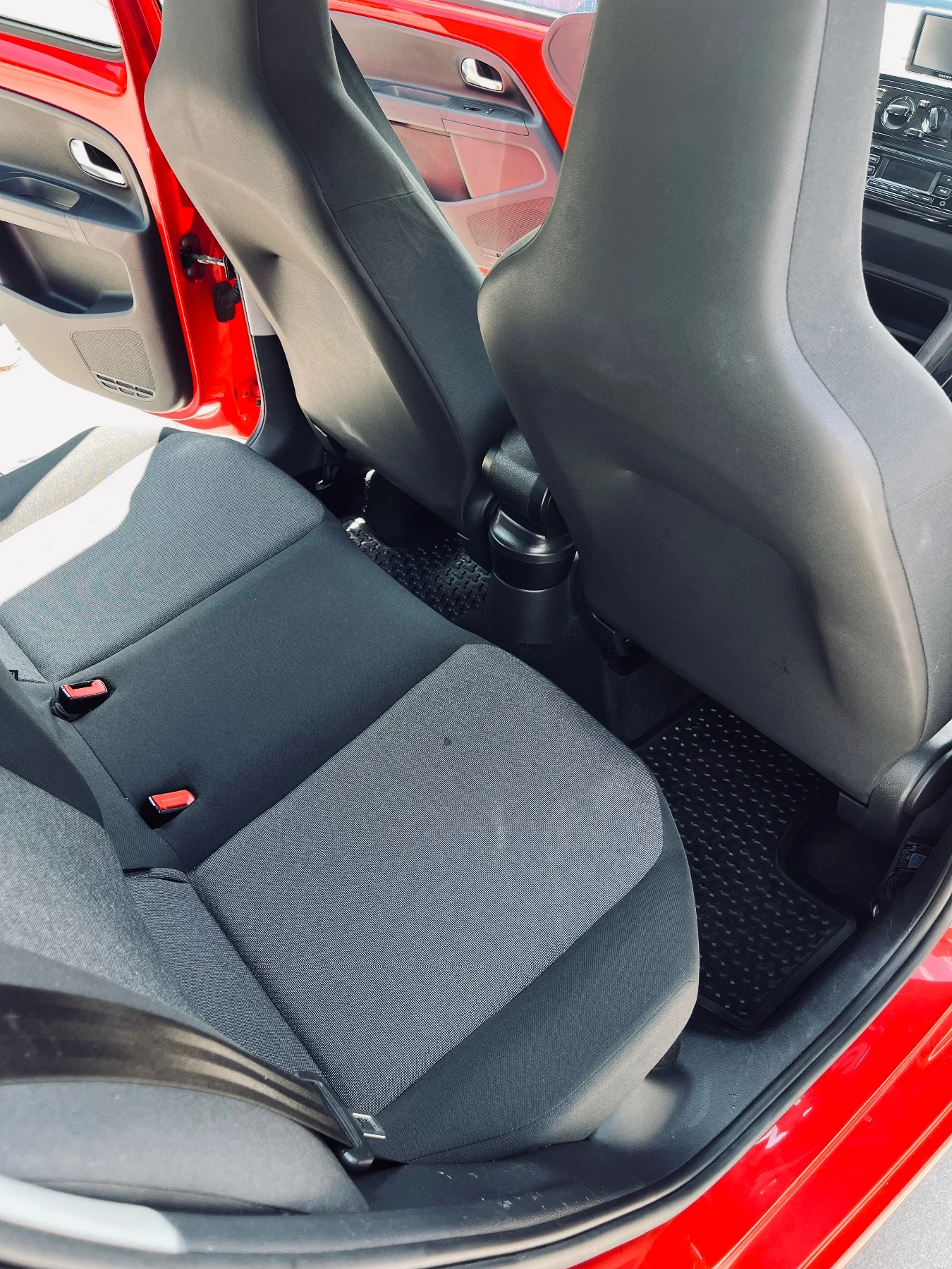 VW Up Volkswagen UP * 115.000 КМ * GARMIN NAVI * 4 ВРАТИ - изображение 8