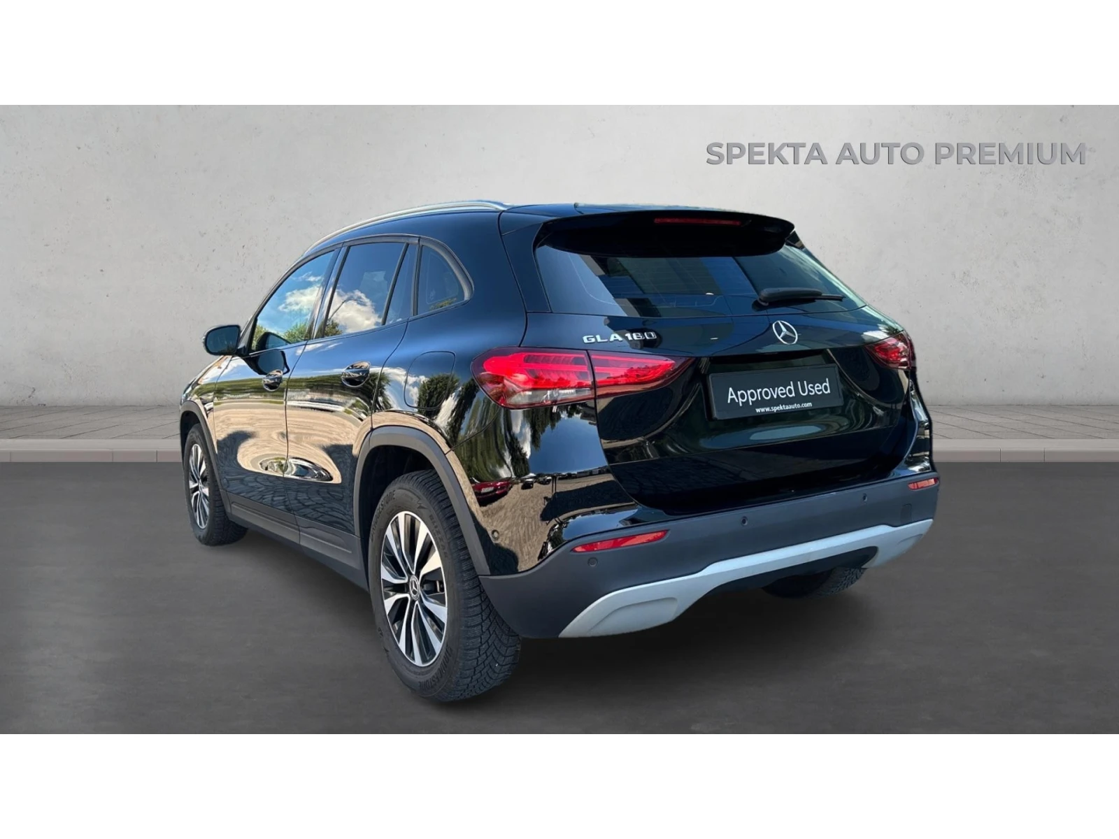 Mercedes-Benz GLA 180 Месечна вноска от 628 лв. - изображение 6
