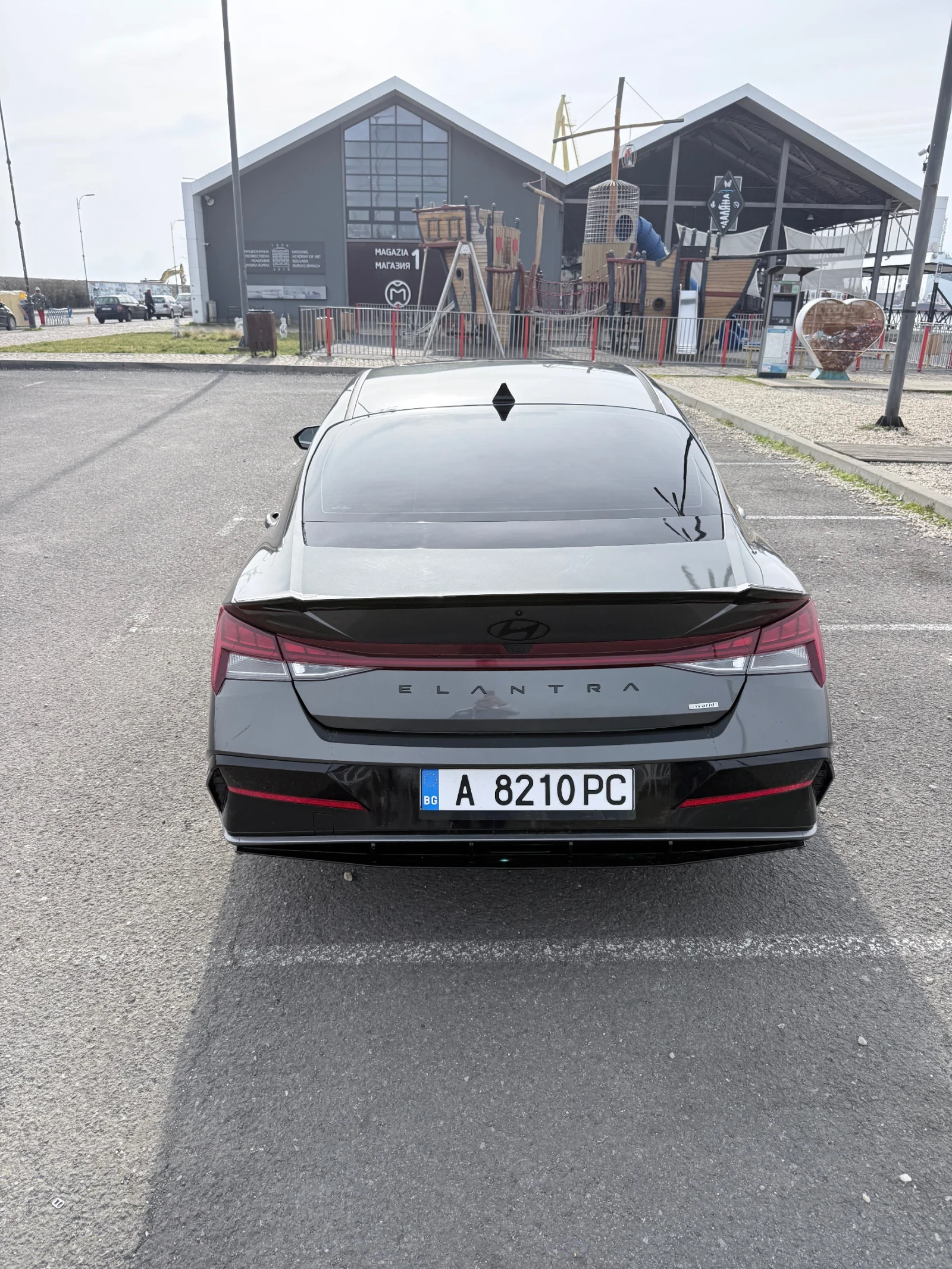 Hyundai Elantra 1.6 Hybrid Luxury , снимка 8 - Автомобили и джипове - 53728265