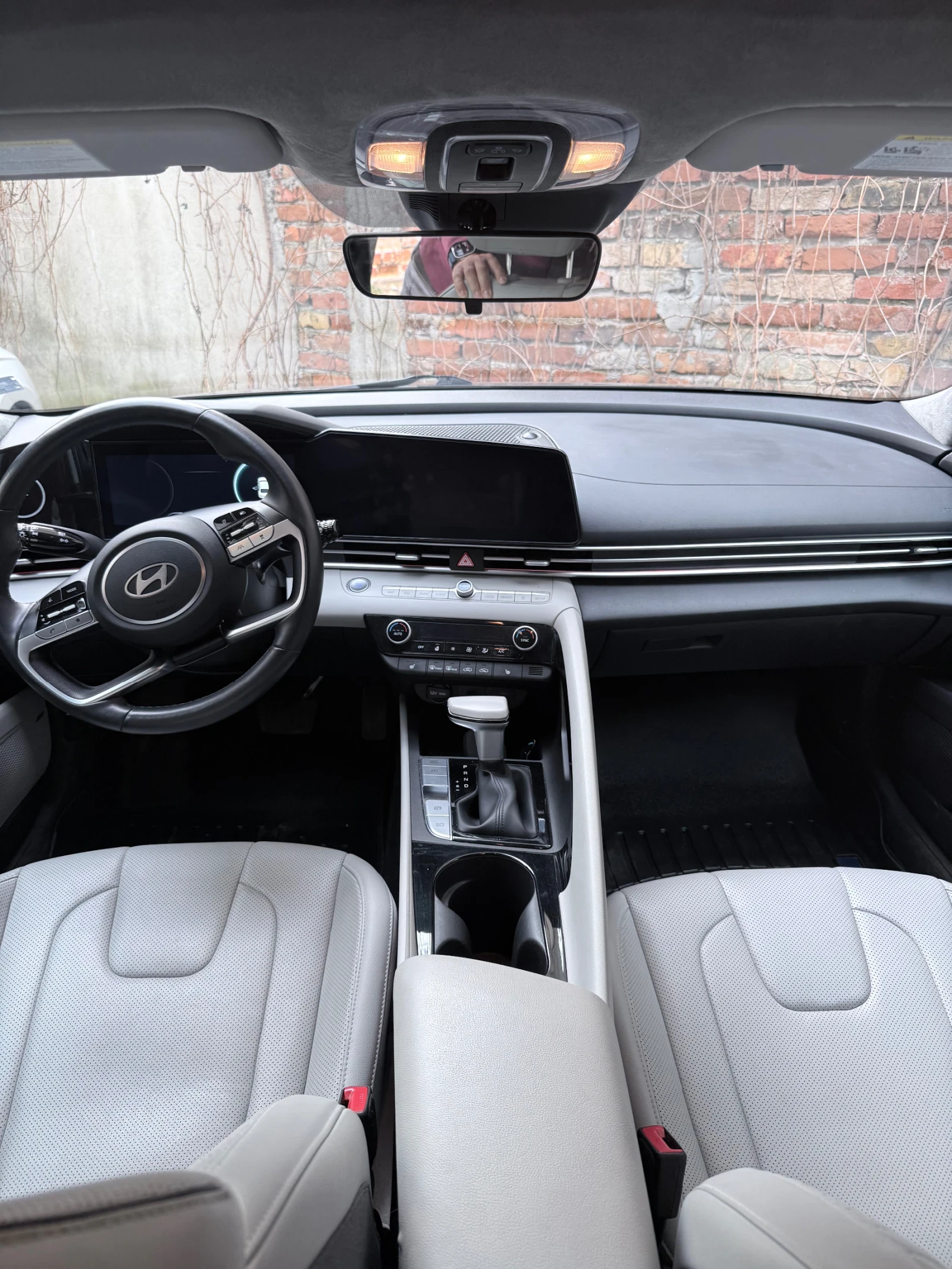 Hyundai Elantra 1.6 Hybrid Luxury , снимка 15 - Автомобили и джипове - 53728265