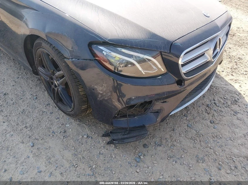 Mercedes-Benz E 300 4MATIC С РЕГИСТРАЦИЯ & АВТО КРЕДИТ , снимка 10 - Автомобили и джипове - 54032553