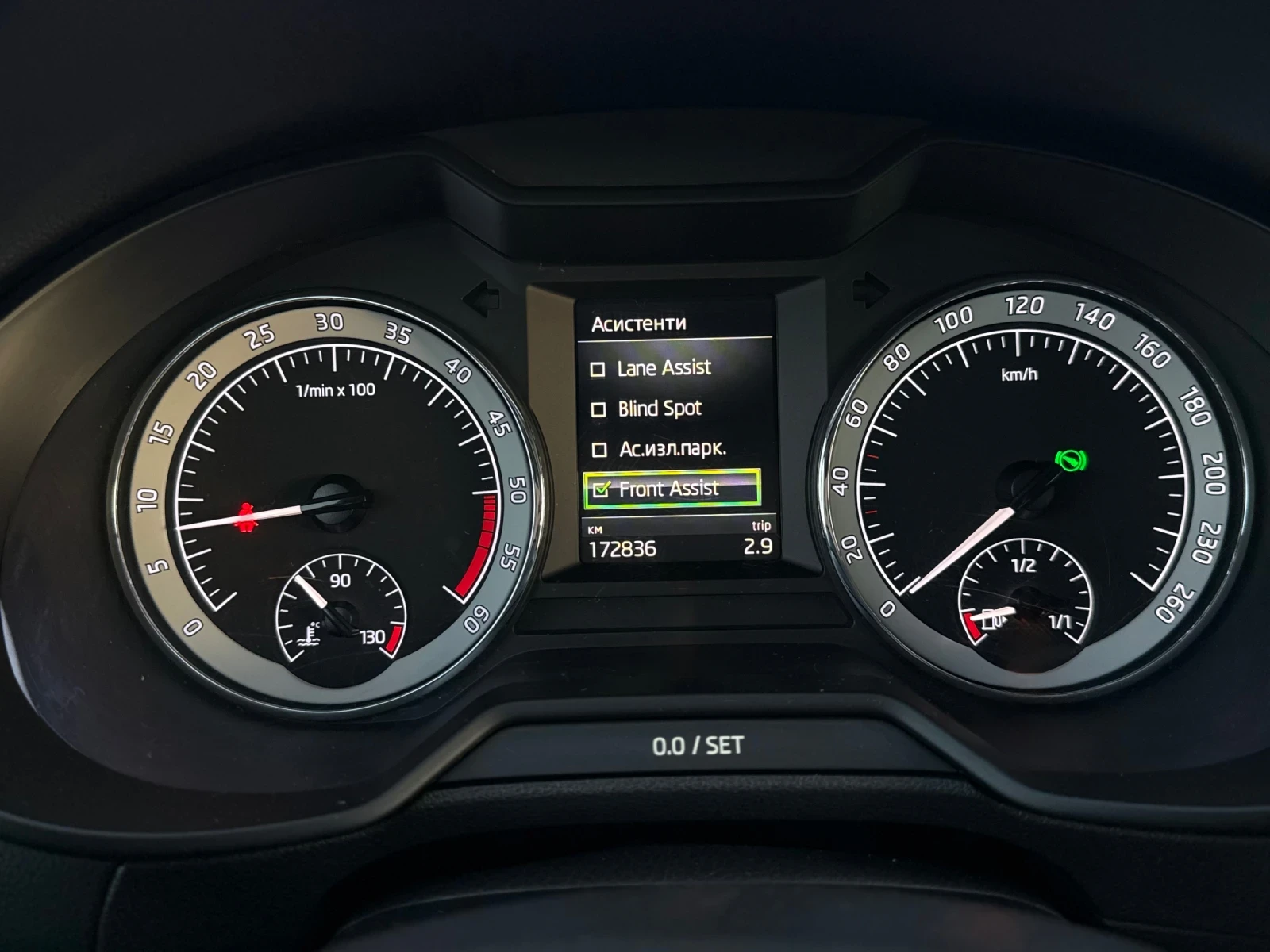 Skoda Octavia 2.0TDI Нави Подгрев Дистр ЛаинАсист Блиндспот, снимка 15 - Автомобили и джипове - 54697737