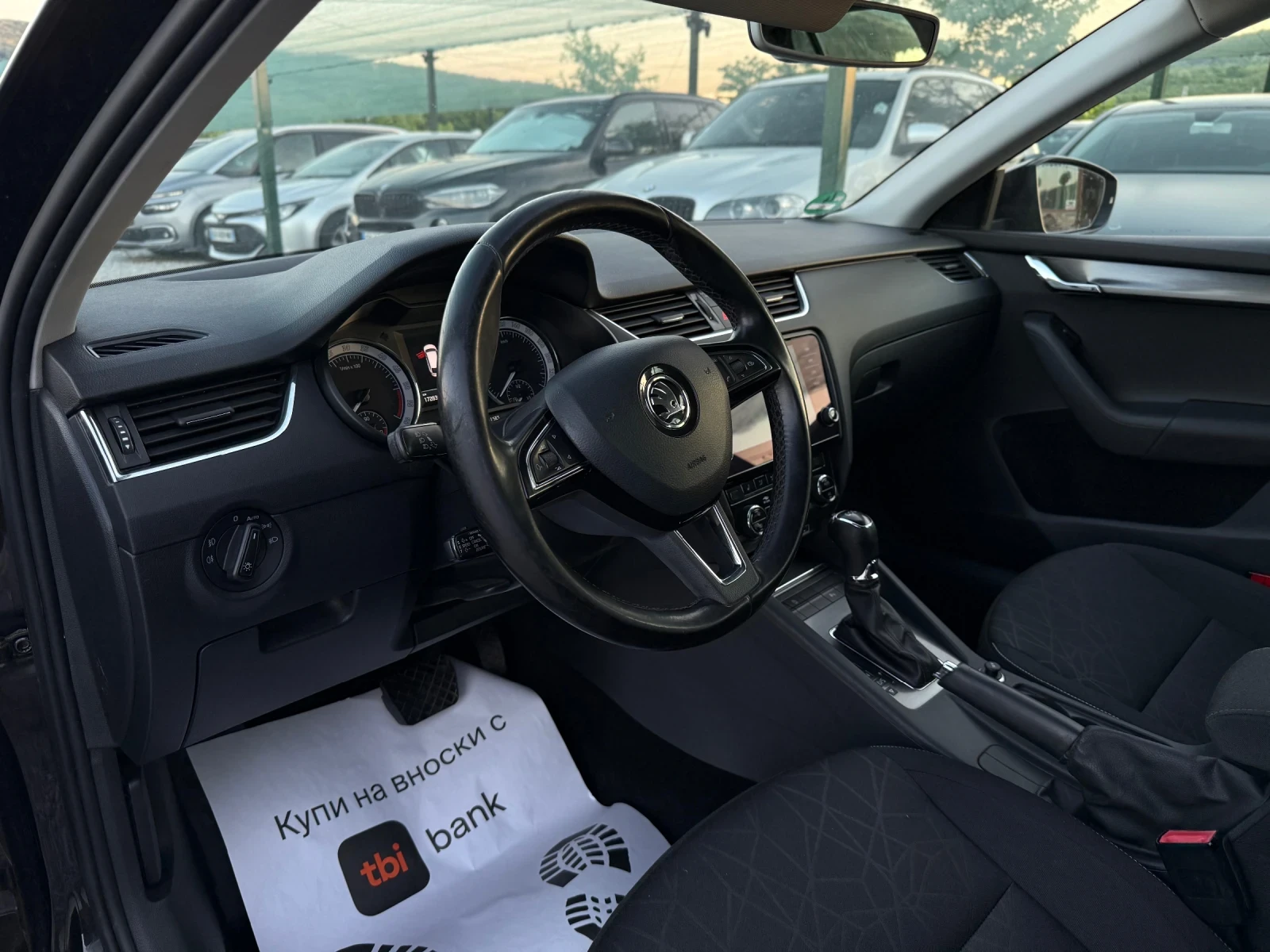 Skoda Octavia 2.0TDI Нави Подгрев Дистр ЛаинАсист Блиндспот, снимка 9 - Автомобили и джипове - 54697737