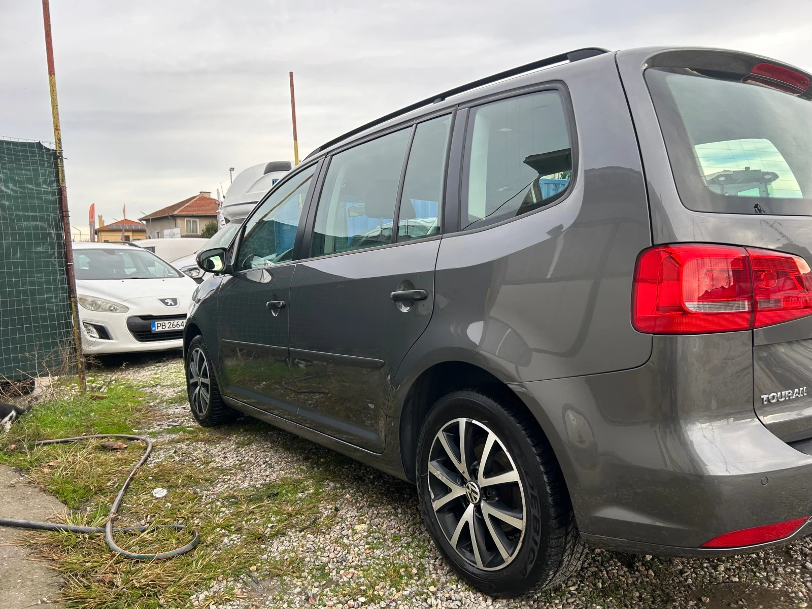 VW Touran, снимка 16 - Автомобили и джипове - 54780795