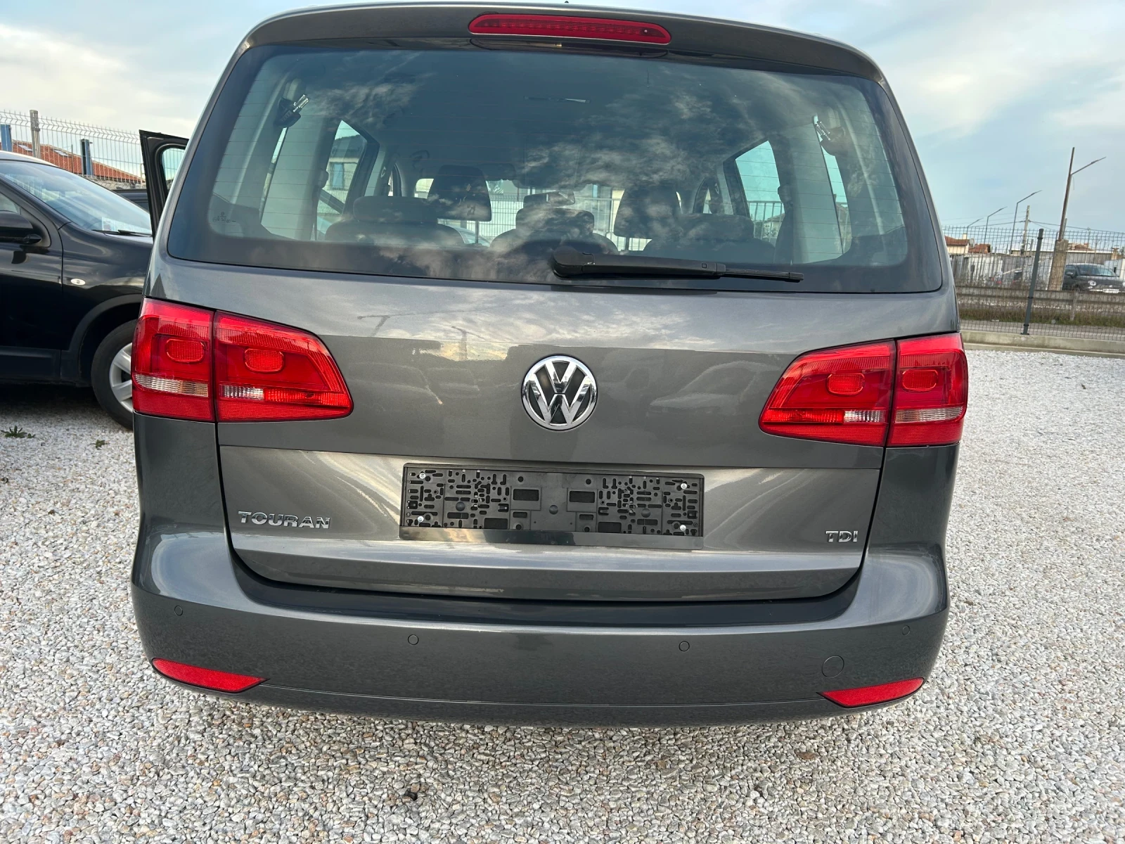 VW Touran, снимка 6 - Автомобили и джипове - 54780795