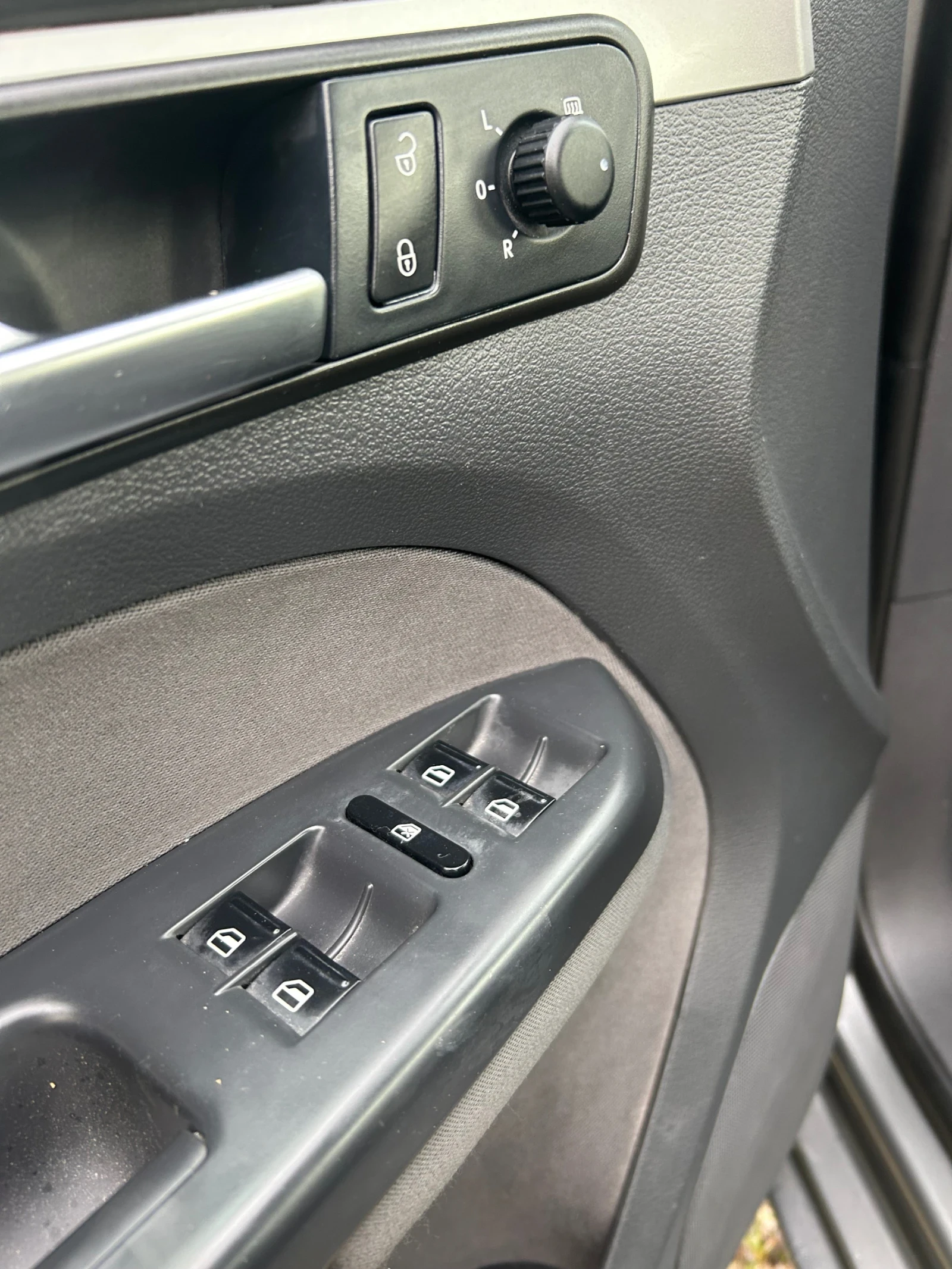VW Touran, снимка 12 - Автомобили и джипове - 54780795