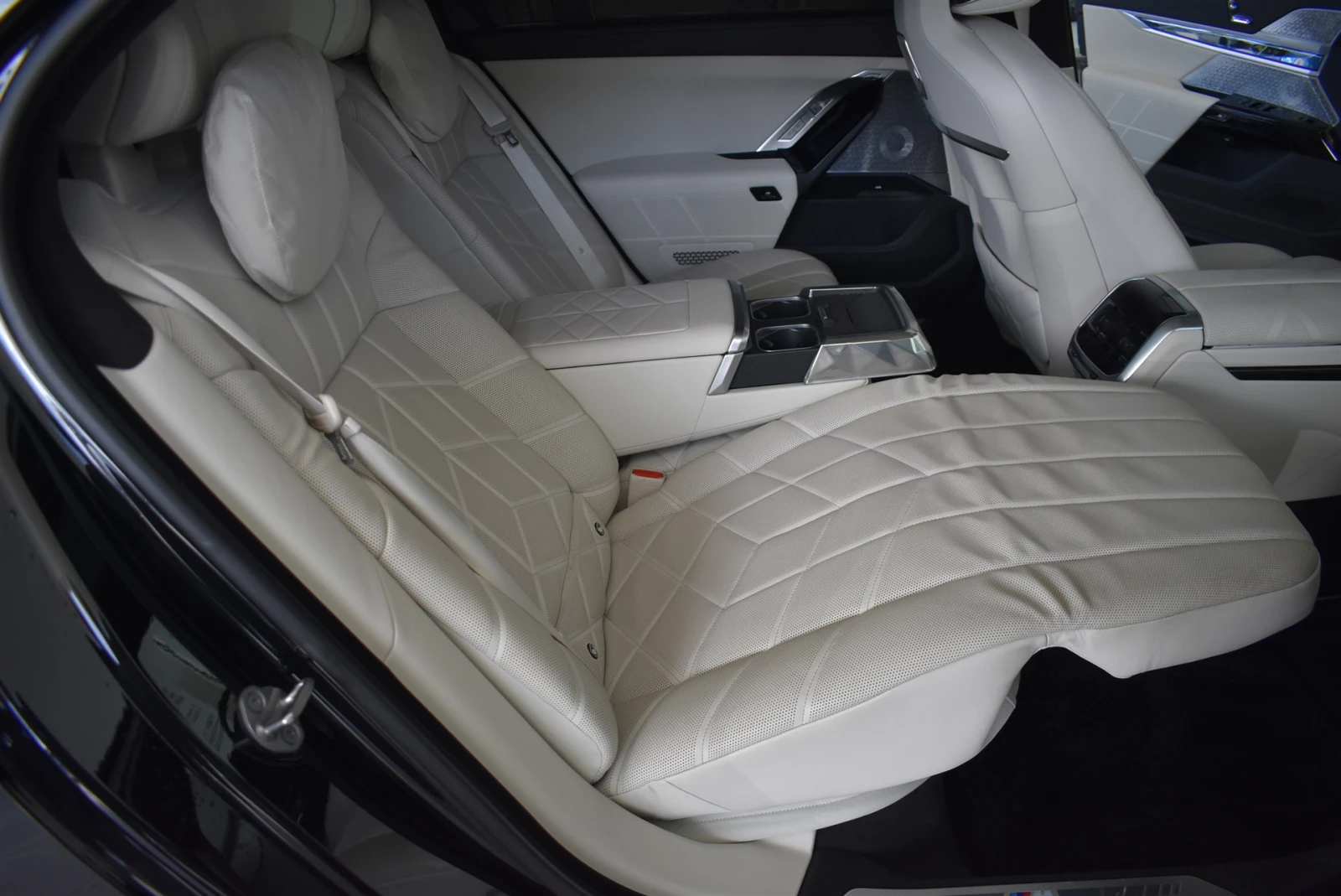 BMW i7 xDrive60 | Mobile.bg � ����������� 8