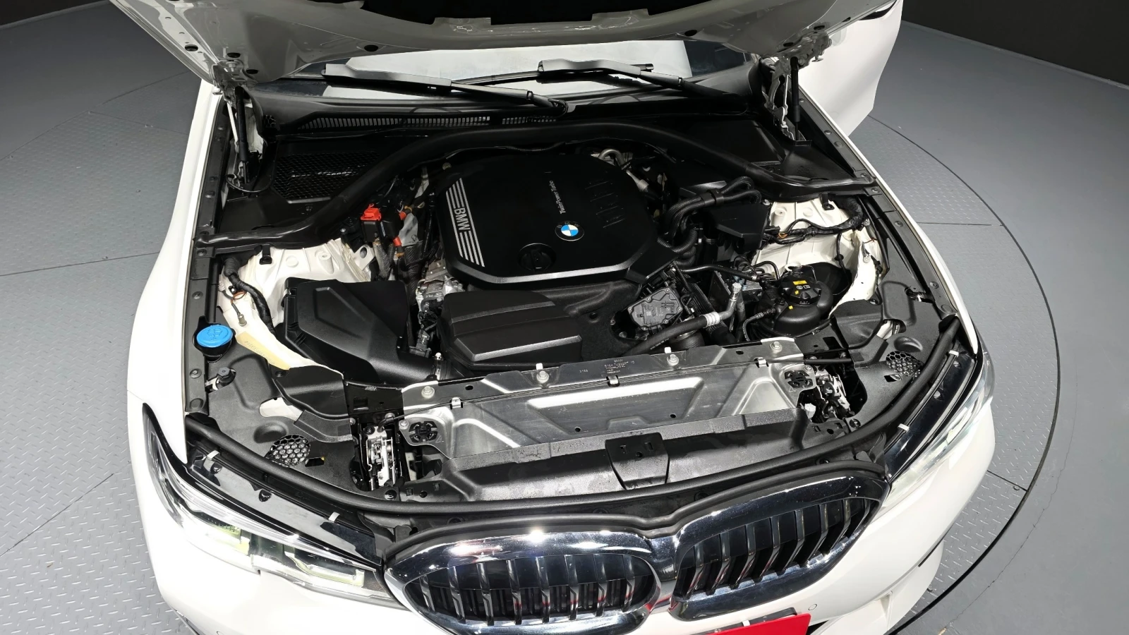 BMW 320, снимка 6 - Автомобили и джипове - 54960982