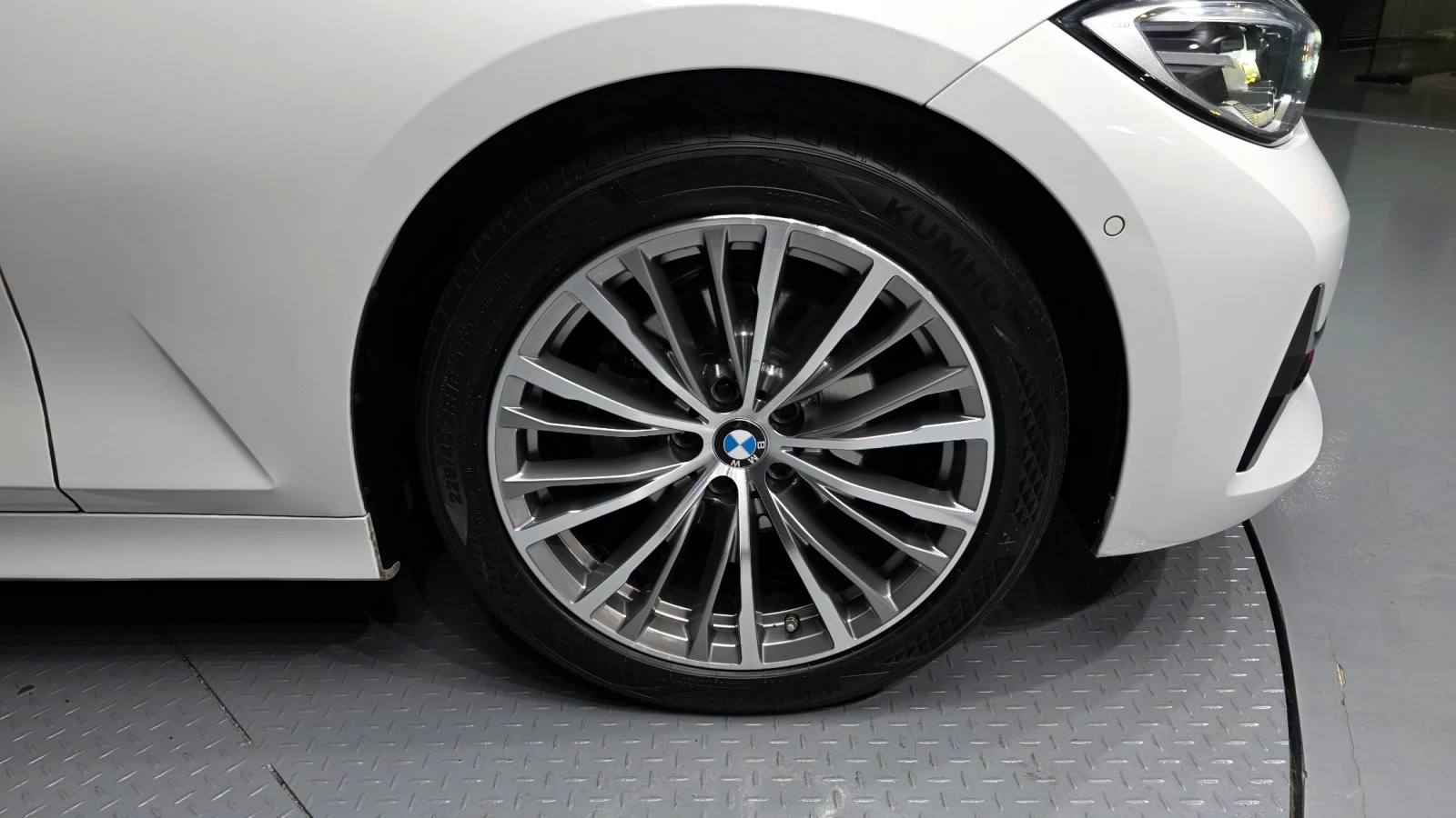 BMW 320, снимка 5 - Автомобили и джипове - 54960982