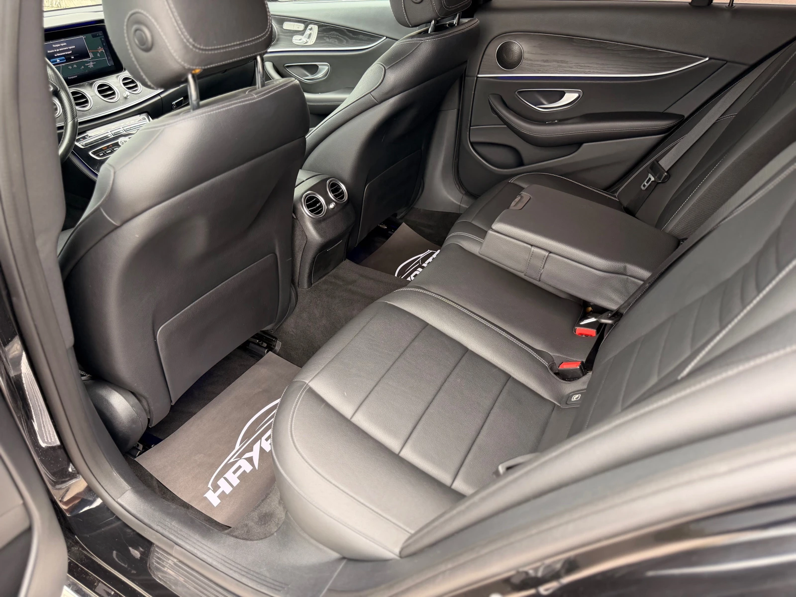 Mercedes-Benz E 350 d= Luxury= Distrnic= Keyless= HUD= 360* Камера= , снимка 14 - Автомобили и джипове - 55014966