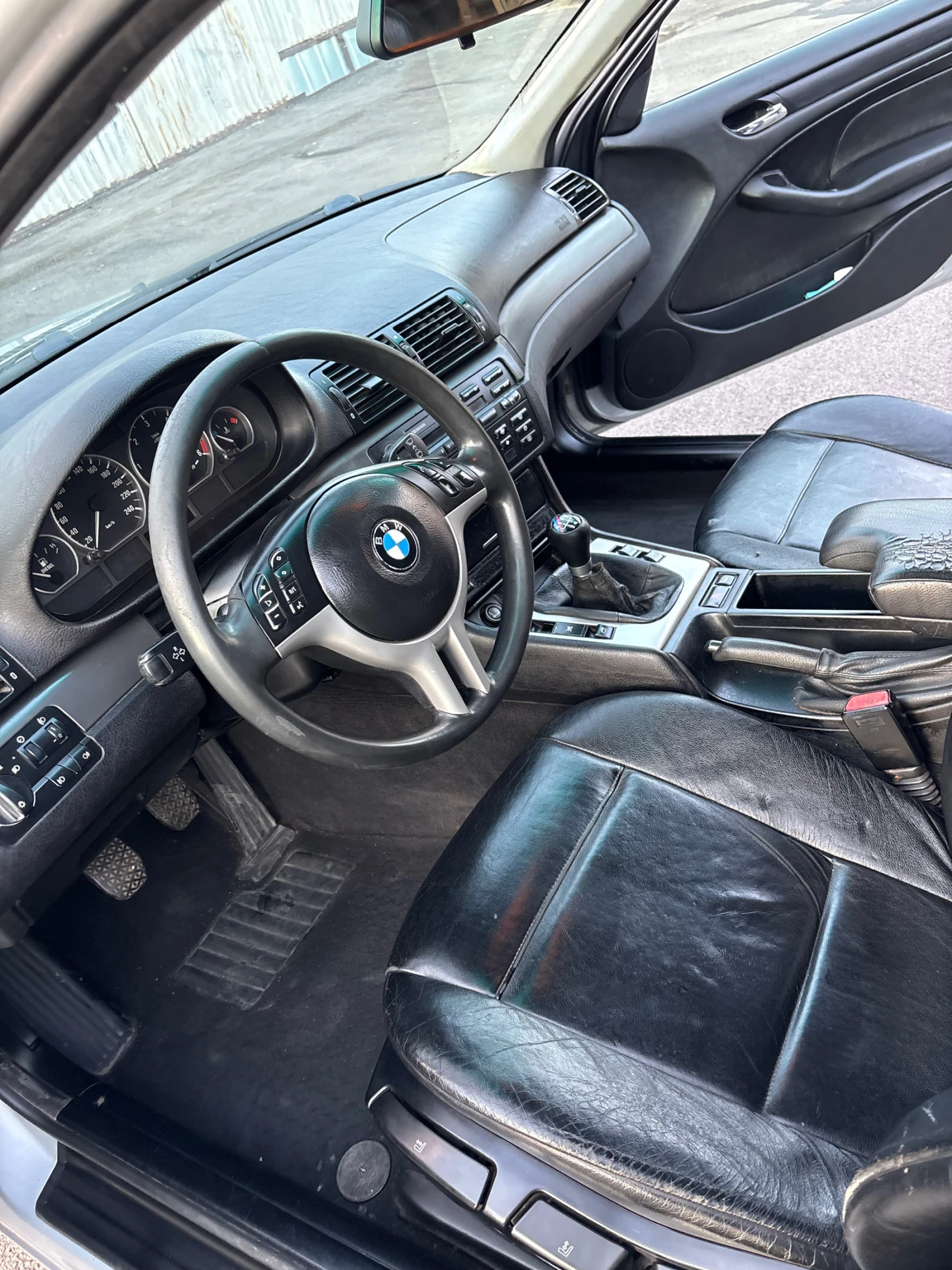 BMW 320, снимка 5 - Автомобили и джипове - 55193273