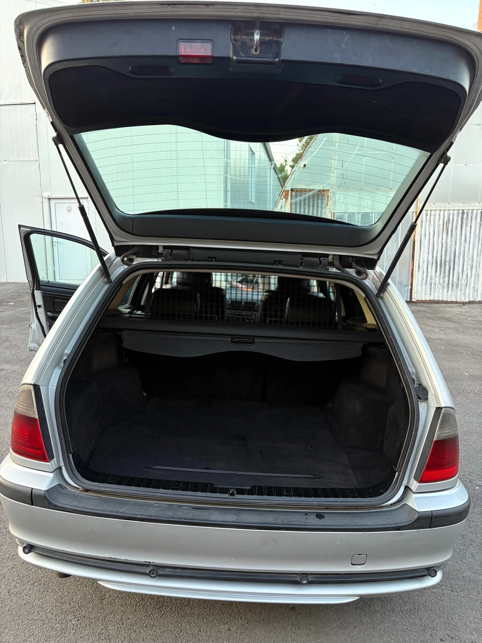 BMW 320, снимка 10 - Автомобили и джипове - 55193273