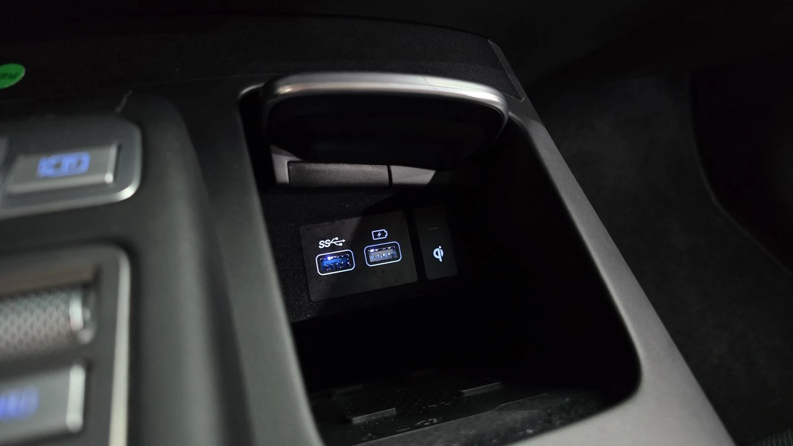 Genesis GV70 2.5 НАЛИЧНА КРАЙНА ЦЕНА, снимка 12 - Автомобили и джипове - 55243513
