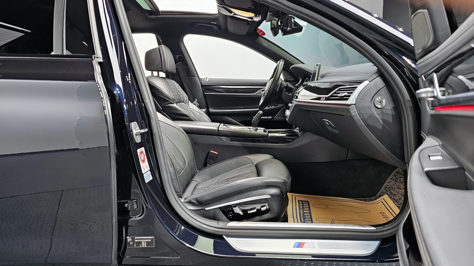 BMW 740 | DISTRONIC | МАСАЖИ | ЛАЗЕРИ | 360 | HUD | , снимка 9 - Автомобили и джипове - 55268318