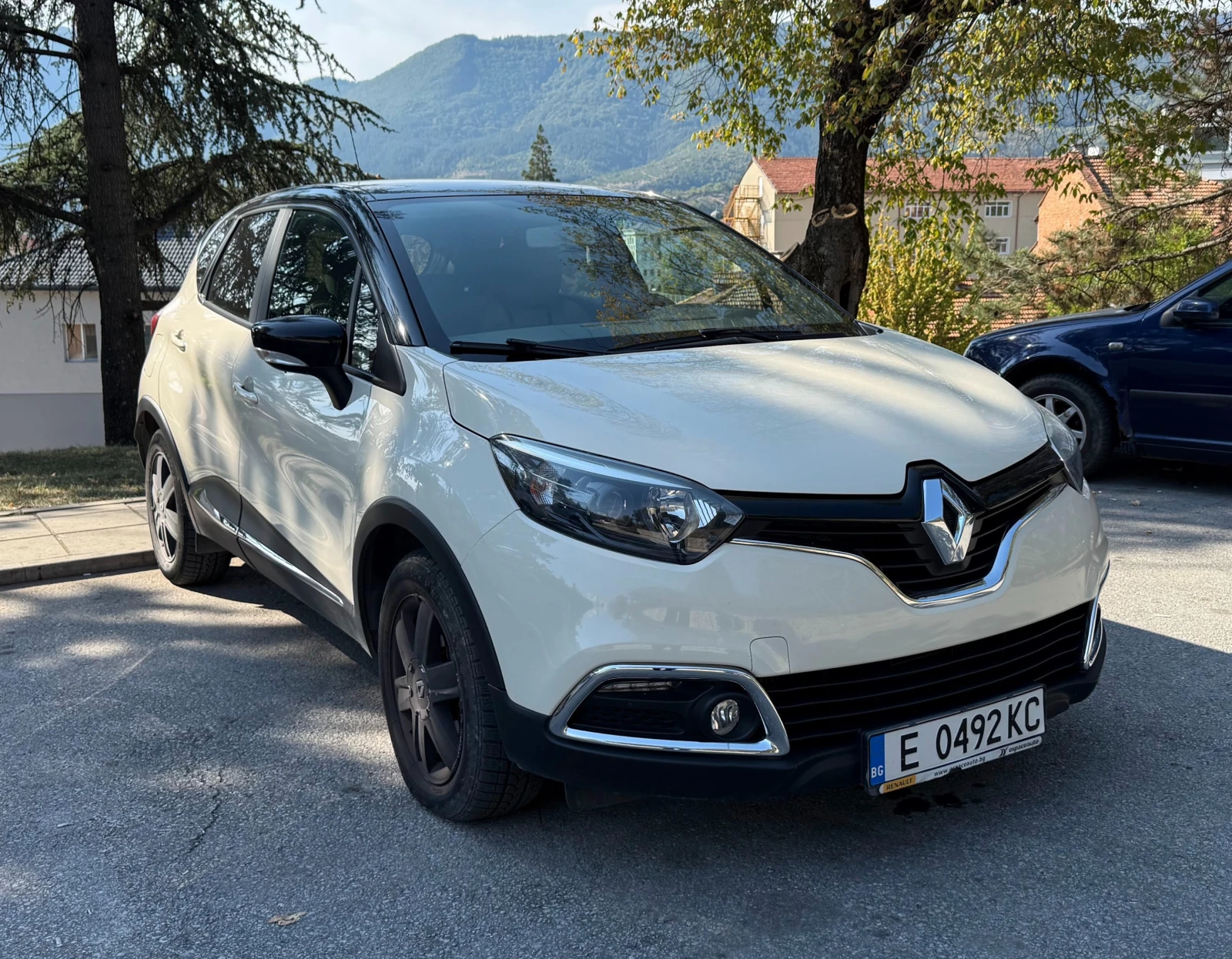 Renault Captur, снимка 6 - Автомобили и джипове - 56151505