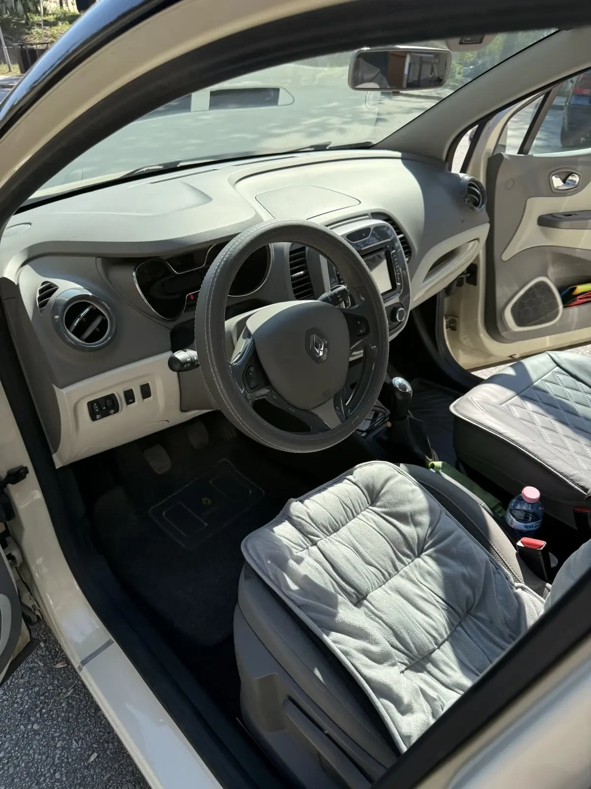 Renault Captur, снимка 9 - Автомобили и джипове - 56151505