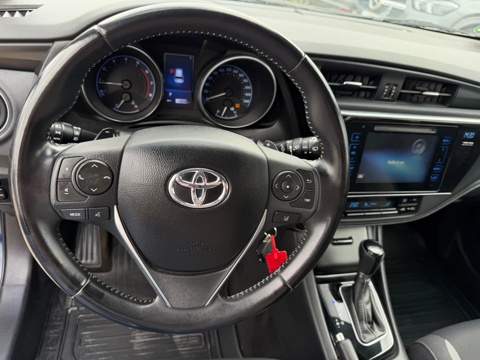 Toyota Auris 1, 2 Dynamic/AUTOMATIC/EURO6, снимка 5 - Автомобили и джипове - 56181107