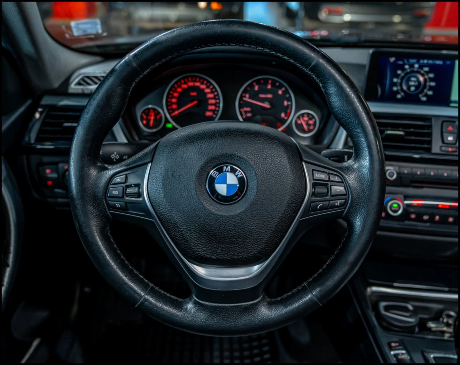 BMW 320 d* xDrive* Head up* Панорама, снимка 16 - Автомобили и джипове - 56213375