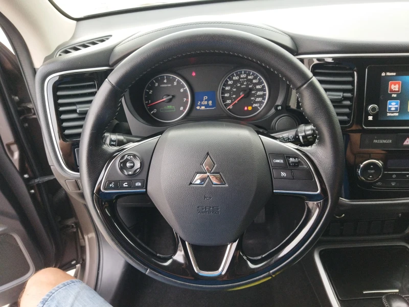 Mitsubishi Outlander 2.4 AWD, снимка 14 - Автомобили и джипове - 47543282