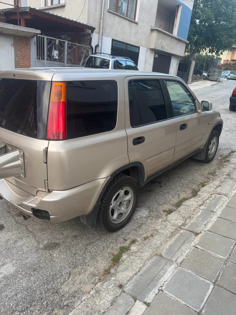 Honda Cr-v РЕАЛНИ КИЛОМЕТРИ!НЯМА ТОЧКА РЪЖДА!, снимка 4 - Автомобили и джипове - 52163186