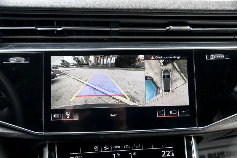 Audi Q8 S-LINE, PANORAMA, DISTRONIC, OБДУХ, BOSE, 360* , снимка 12 - Автомобили и джипове - 52493900