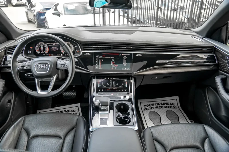 Audi Q8 S-LINE, PANORAMA, DISTRONIC, OБДУХ, BOSE, 360* , снимка 9 - Автомобили и джипове - 52493900