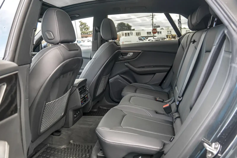 Audi Q8 S-LINE, PANORAMA, DISTRONIC, OБДУХ, BOSE, 360* , снимка 13 - Автомобили и джипове - 52493900