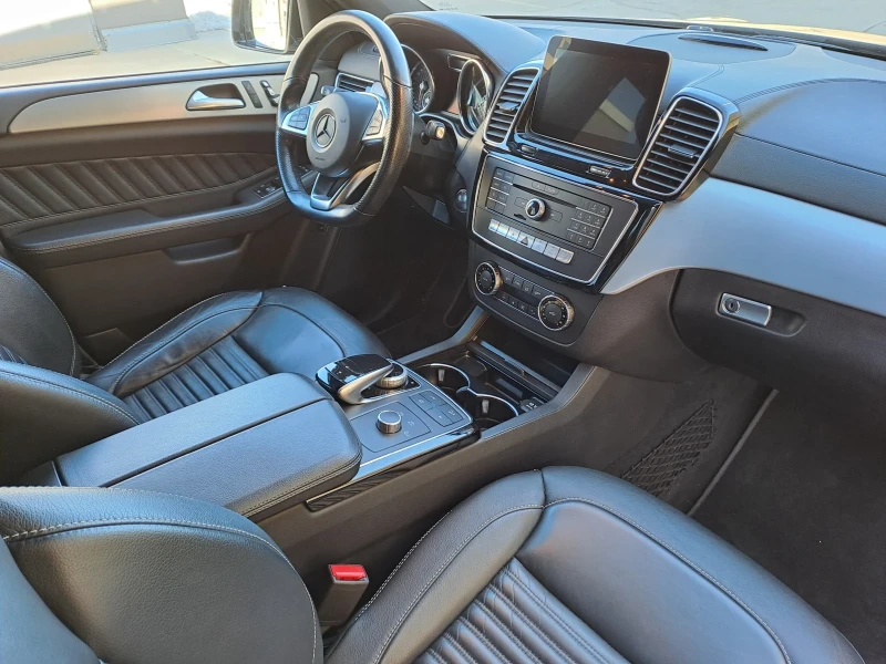 Mercedes-Benz GLE 350 Mercedes-Benz GLE Coupe 350AMG Pack/CAMERA/ПОДГРЕВ, снимка 15 - Автомобили и джипове - 53522333