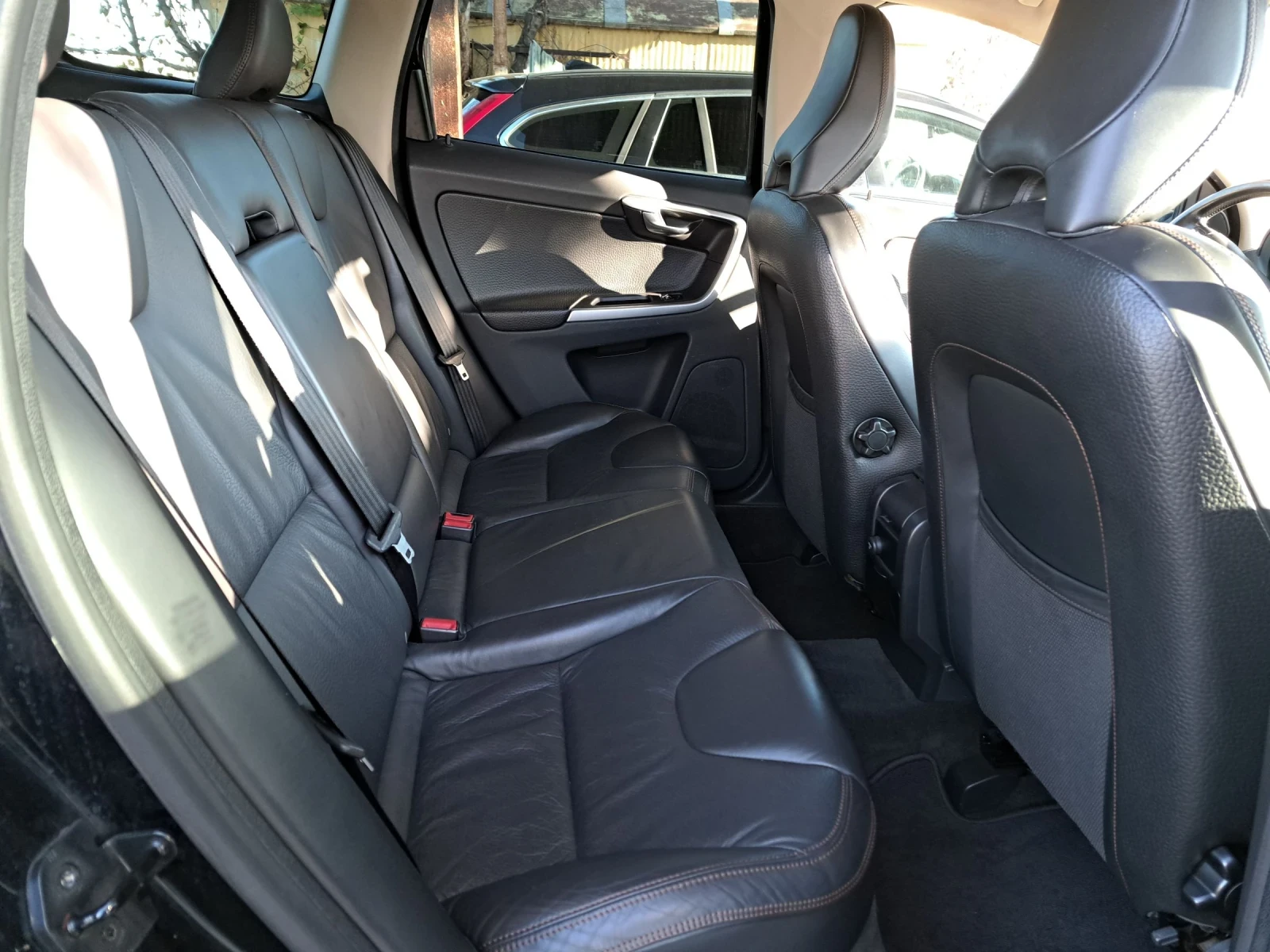 Volvo XC60 2.4 D5 4x4 | Mobile.bg   14