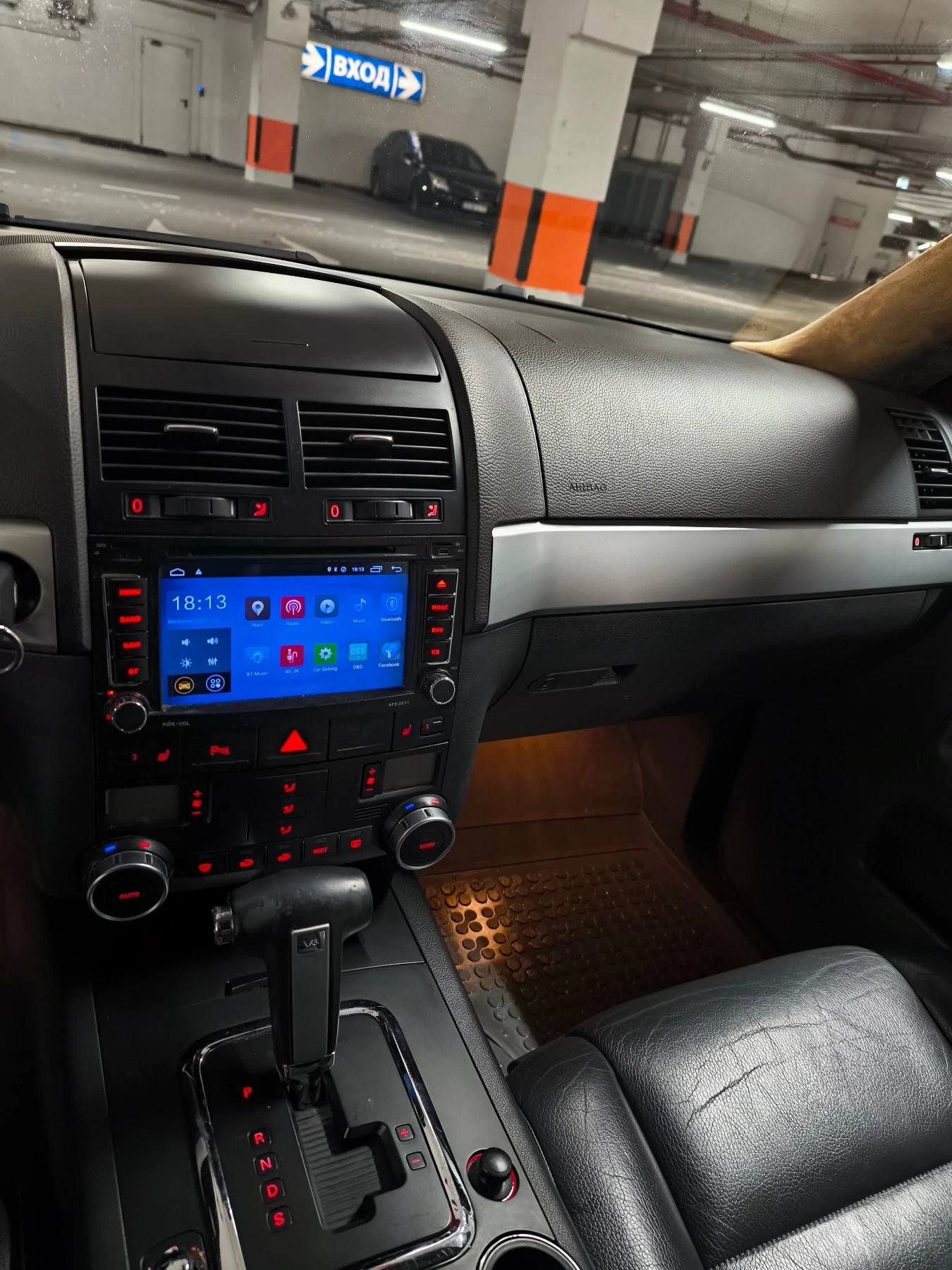 VW Touareg, снимка 8 - Автомобили и джипове - 53907301