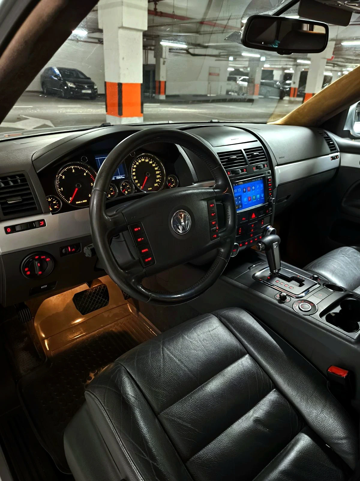 VW Touareg, снимка 3 - Автомобили и джипове - 53907301