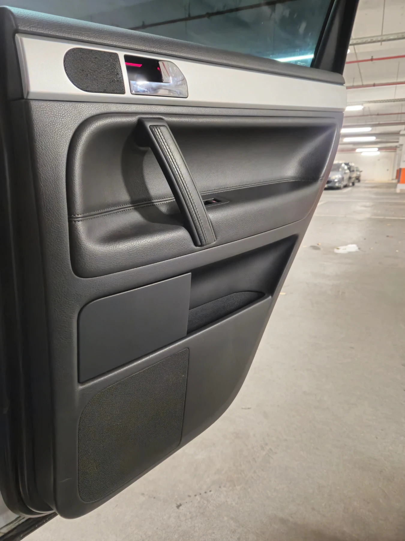 VW Touareg, снимка 4 - Автомобили и джипове - 53907301