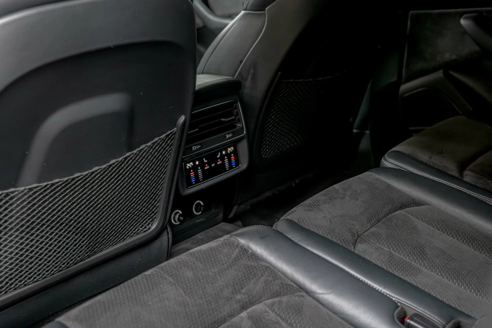 Audi SQ7 4.0TDI Quattro/Bose/Камера 360/Подгрев/Distronic/, снимка 8 - Автомобили и джипове - 54063649