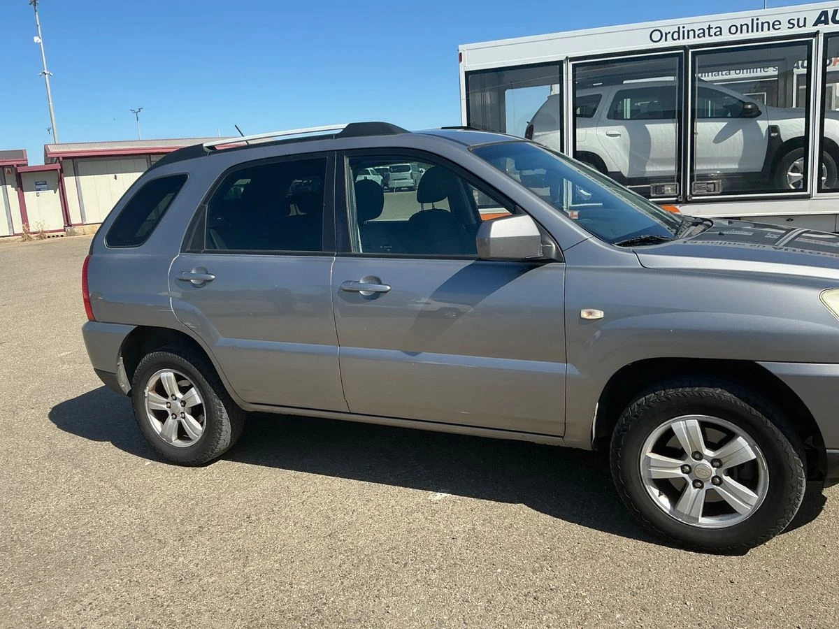 Kia Sportage 2, 0-GPL-FACELIFT, снимка 8 - Автомобили и джипове - 54230650
