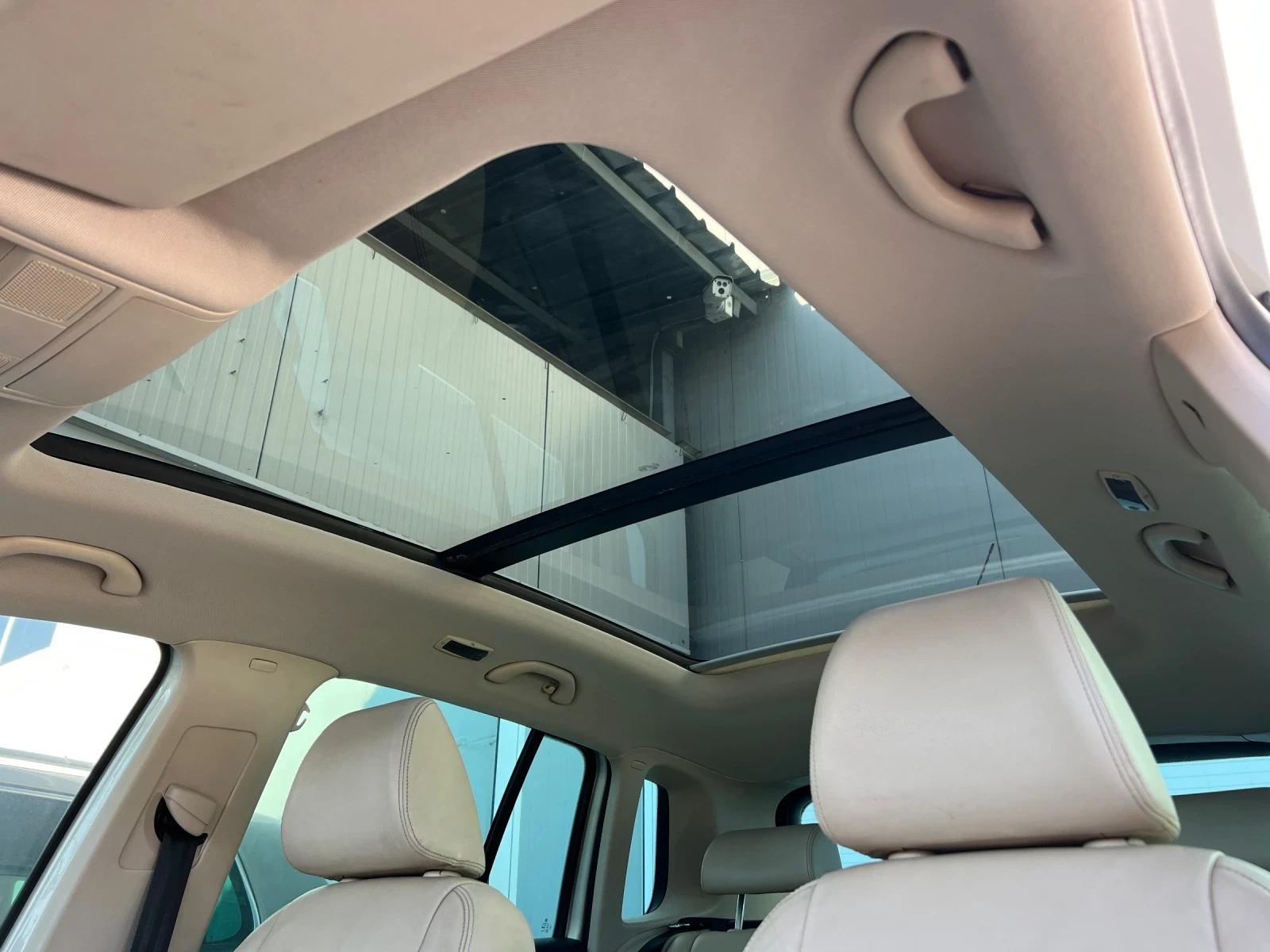 VW Tiguan 2.0TDI-140к.с./ 4х4/ Панорама/ Кожа/ Навигация, снимка 16 - Автомобили и джипове - 54803562