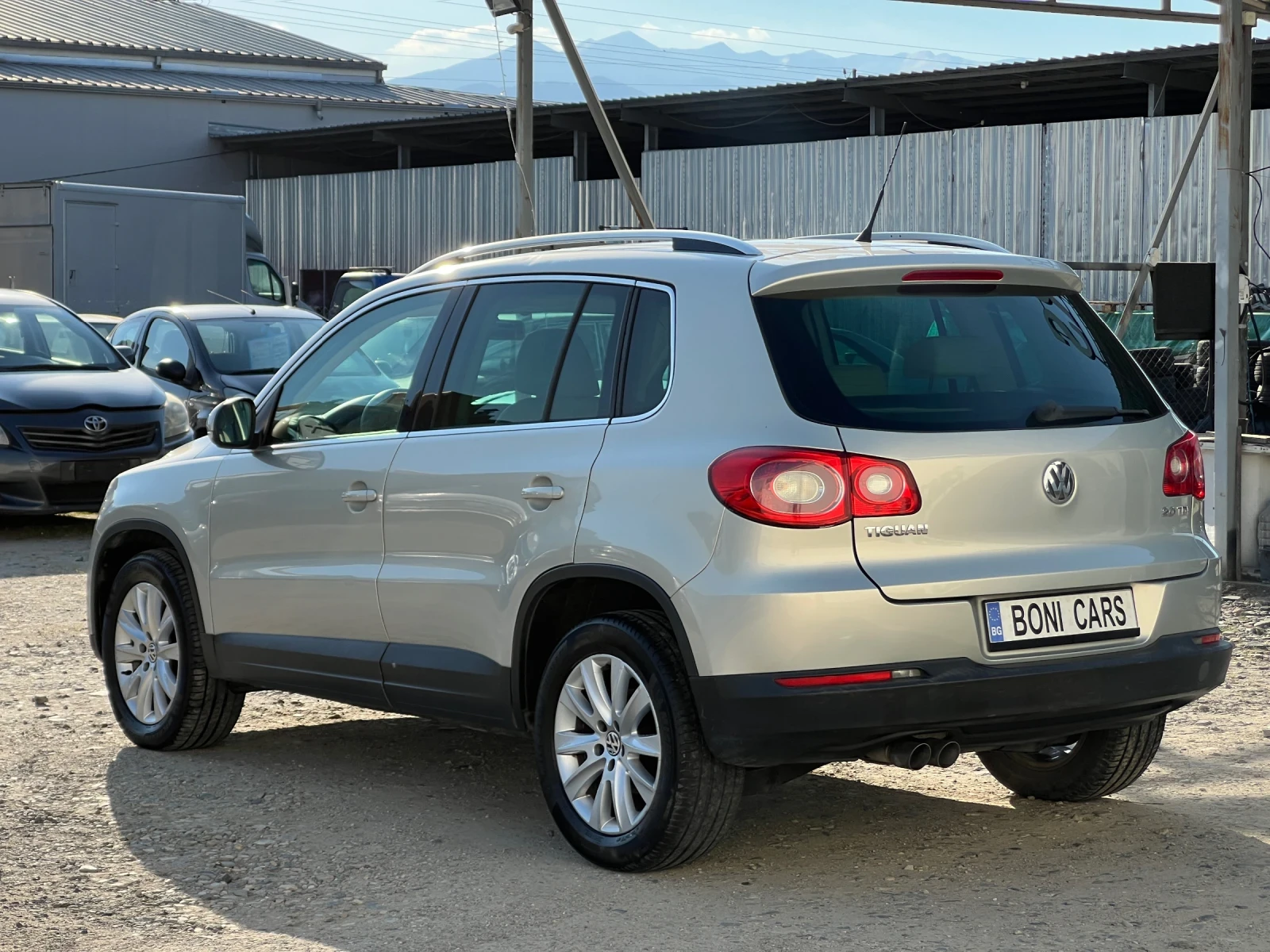 VW Tiguan 2.0TDI-140к.с./ 4х4/ Панорама/ Кожа/ Навигация, снимка 7 - Автомобили и джипове - 54803562