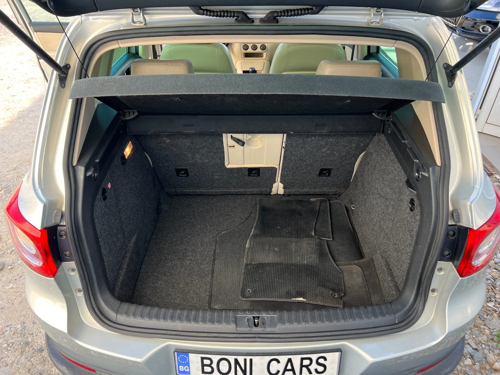 VW Tiguan 2.0TDI-140к.с./ 4х4/ Панорама/ Кожа/ Навигация, снимка 9 - Автомобили и джипове - 54803562