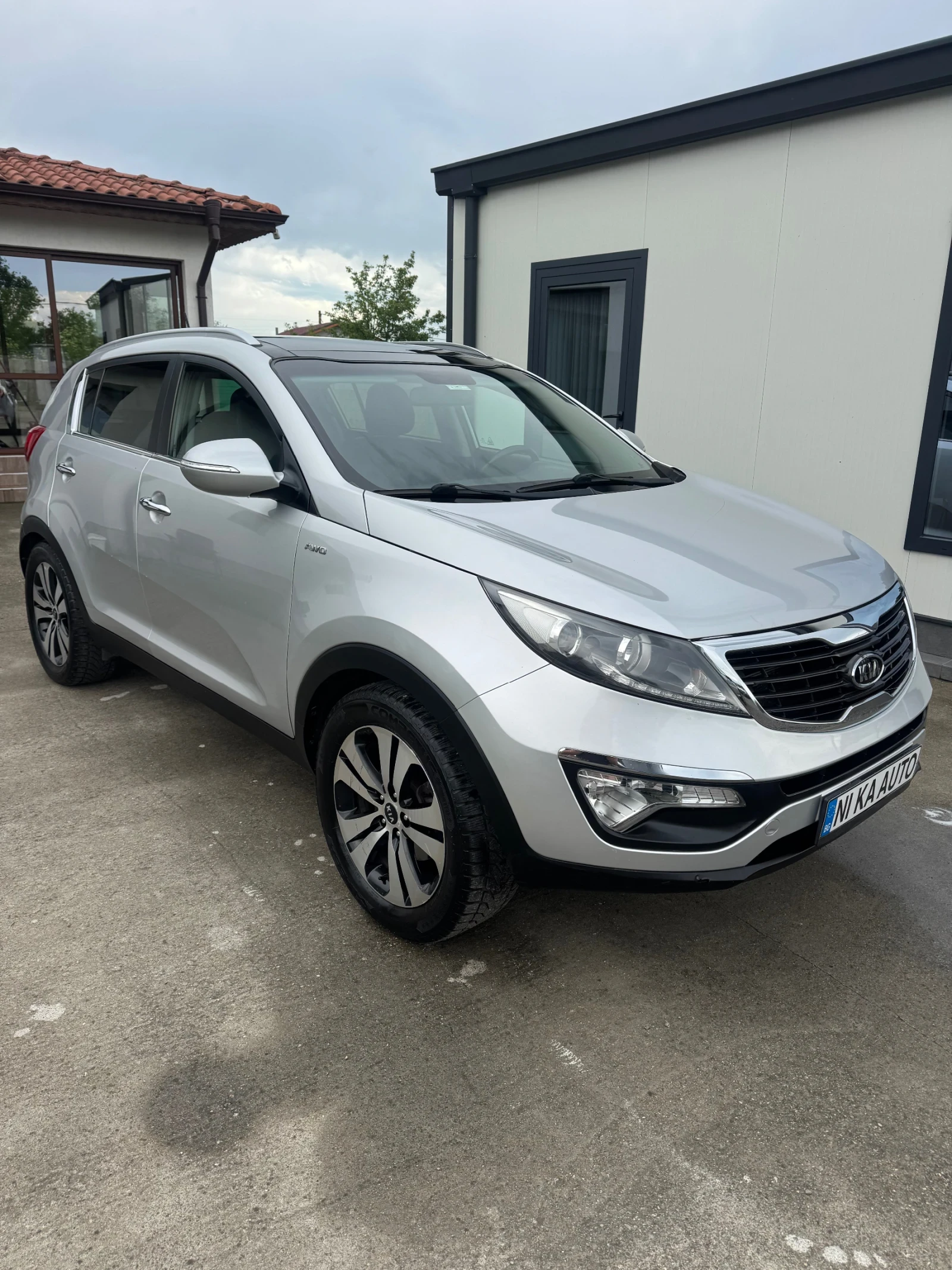Kia Sportage 2.0i 4WD автомат, кожа, панорама, NAVI, ГАЗ, KEYS , снимка 15 - Автомобили и джипове - 55018245