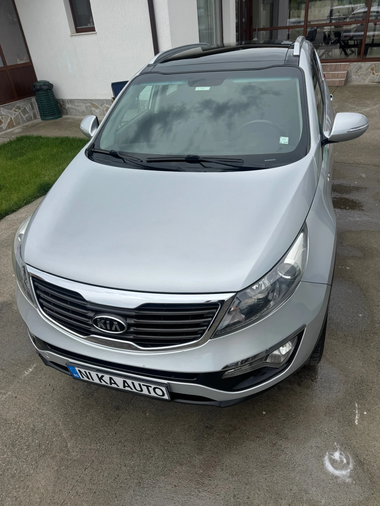 Kia Sportage 2.0i 4WD автомат, кожа, панорама, NAVI, ГАЗ, KEYS , снимка 3 - Автомобили и джипове - 55018245