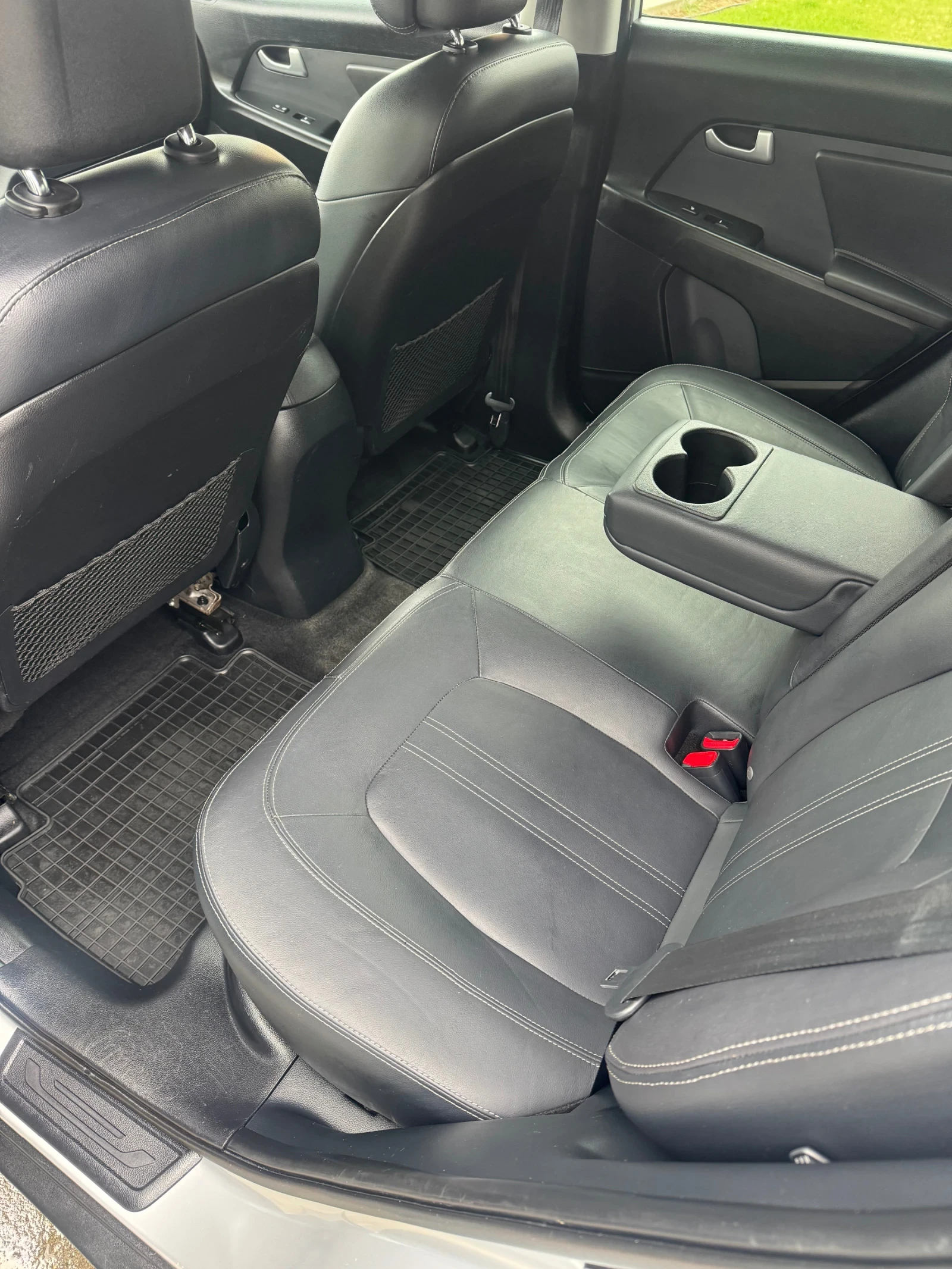 Kia Sportage 2.0i 4WD автомат, кожа, панорама, NAVI, ГАЗ, KEYS , снимка 9 - Автомобили и джипове - 55018245