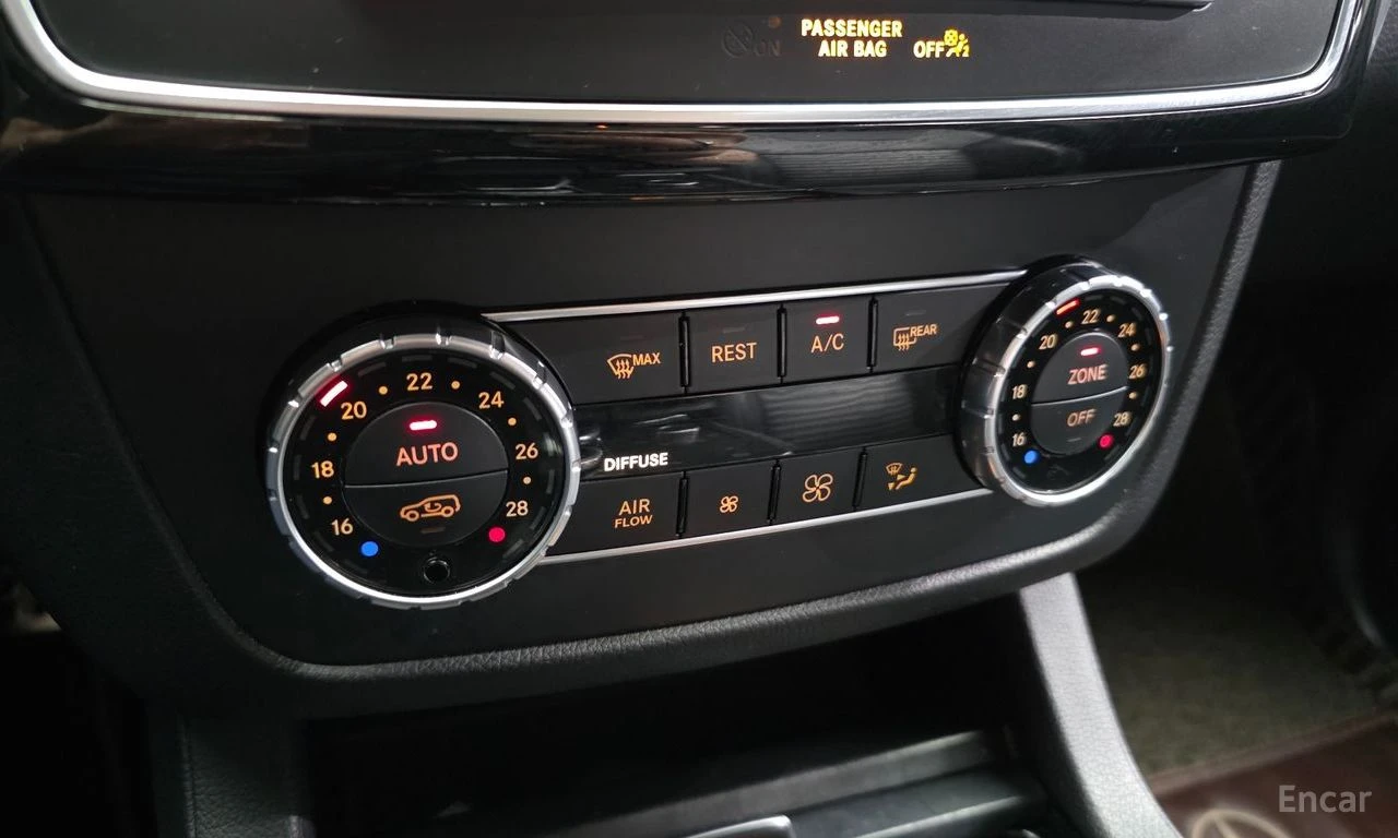Mercedes-Benz GLE 350 AMG* LINE* HARMON* KARDON* ПОДГРЕВ* КАМЕРА* , снимка 11 - Автомобили и джипове - 55265767