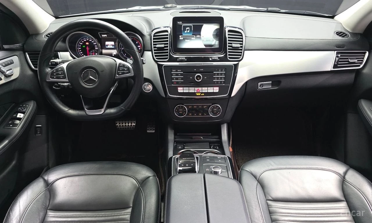Mercedes-Benz GLE 350 AMG* LINE* HARMON* KARDON* ПОДГРЕВ* КАМЕРА* , снимка 7 - Автомобили и джипове - 55265767