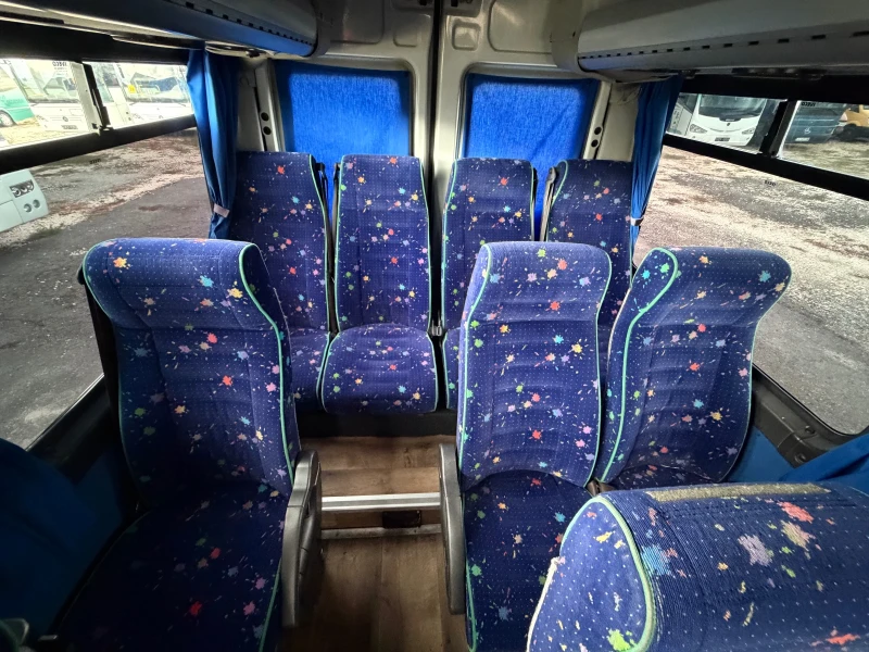 Iveco Daily Tourys 3.0 клима авт врата, снимка 7 - Бусове и автобуси - 52022786