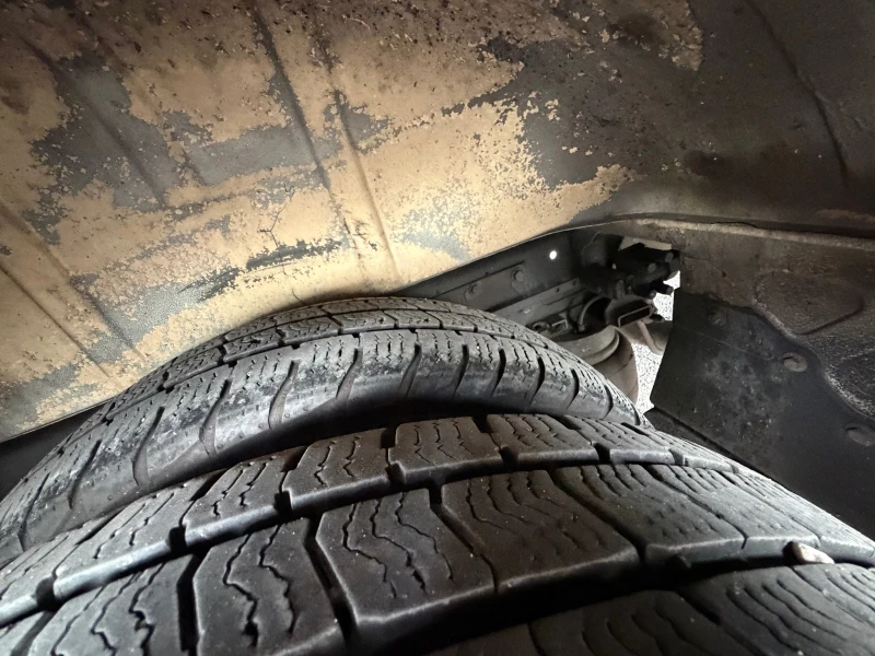 Iveco Daily Tourys 3.0 клима авт врата, снимка 12 - Бусове и автобуси - 52022786